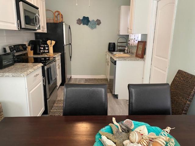 5 Min To Beach Large Living Room Fenced Backyard Bbq Firepit Driveway Boat Parking Lake Worth Beach Ngoại thất bức ảnh