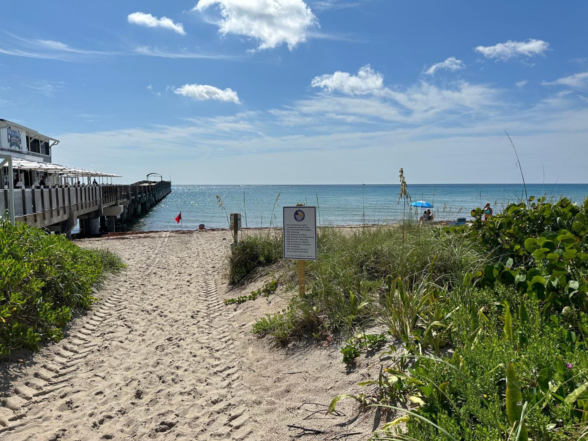 5 Min To Beach Large Living Room Fenced Backyard Bbq Firepit Driveway Boat Parking Lake Worth Beach Ngoại thất bức ảnh