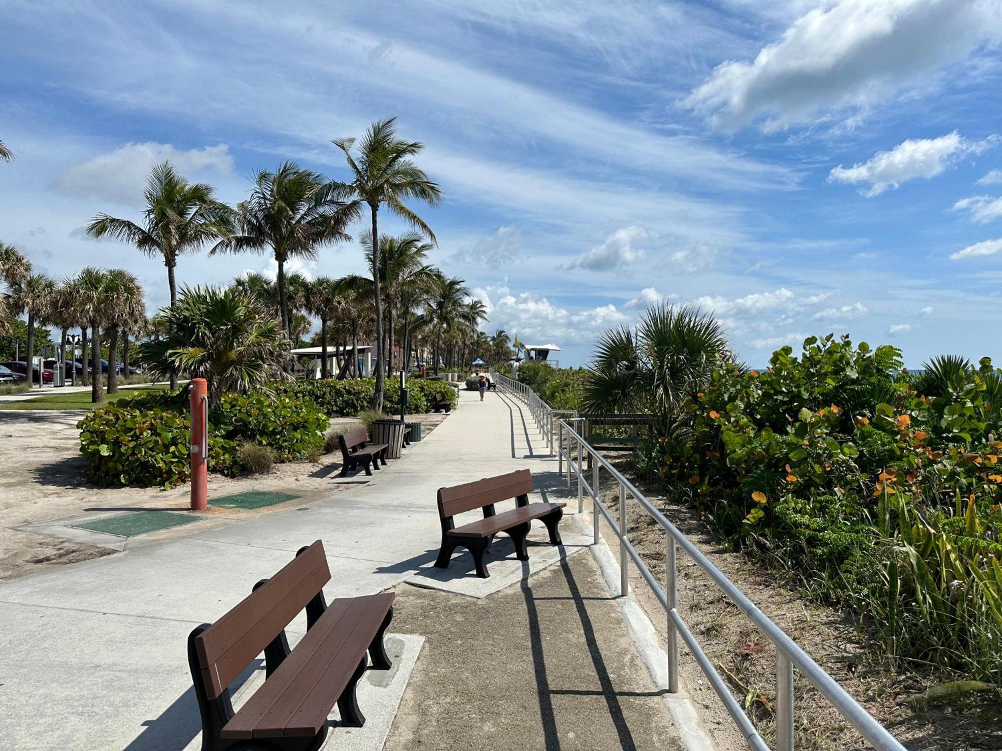 5 Min To Beach Large Living Room Fenced Backyard Bbq Firepit Driveway Boat Parking Lake Worth Beach Ngoại thất bức ảnh