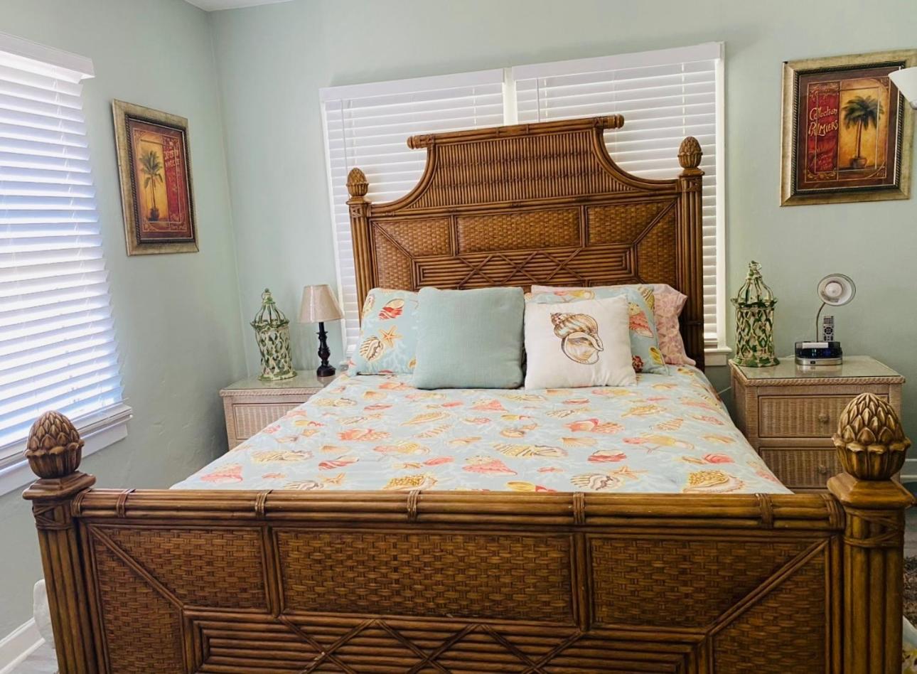 5 Min To Beach Large Living Room Fenced Backyard Bbq Firepit Driveway Boat Parking Lake Worth Beach Ngoại thất bức ảnh